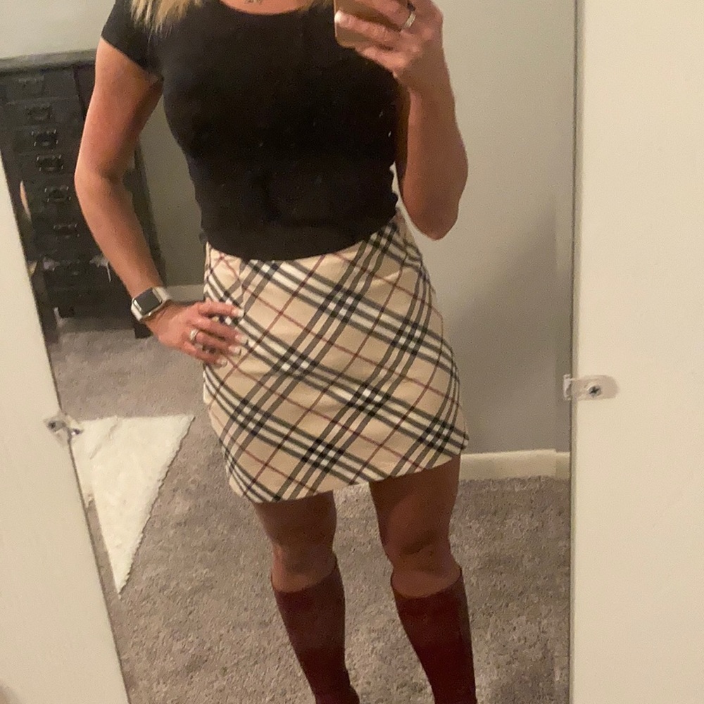 EUC Auth Burberry Brit Mini Skirt